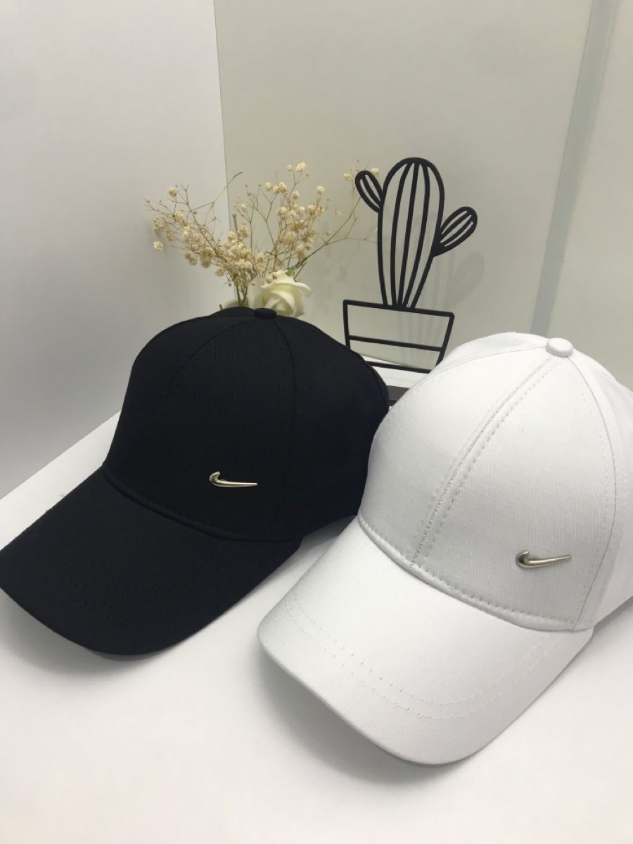 Nike Metal Swoosh Baseball Cap