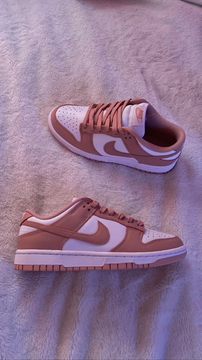 Nike Dunk Low Unisex Sneakers