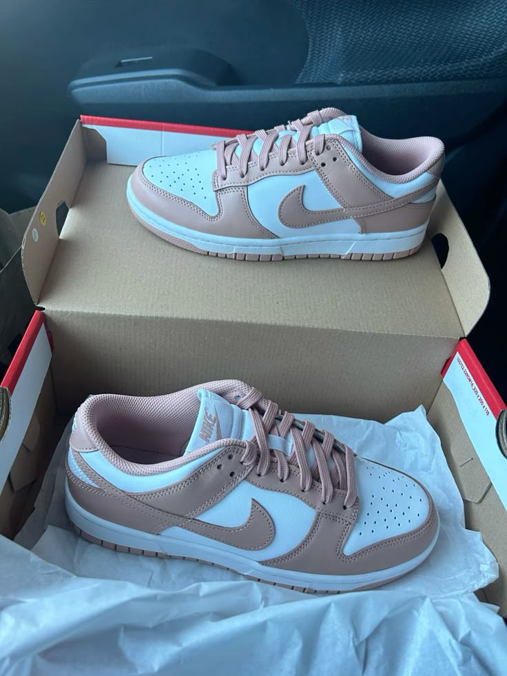 Nike Dunk Low Unisex Sneakers